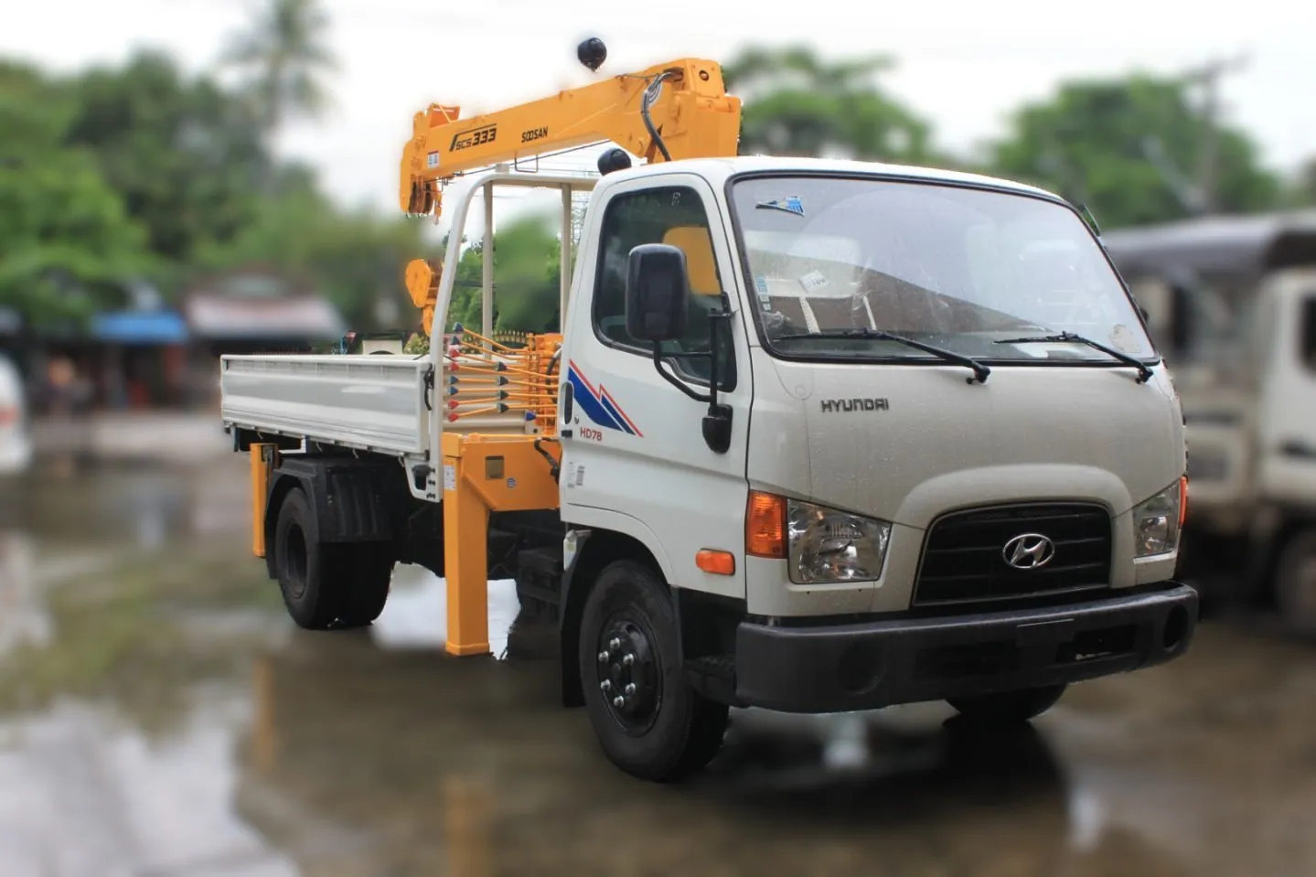 Truck Crane HD78 4x2 — photo 1